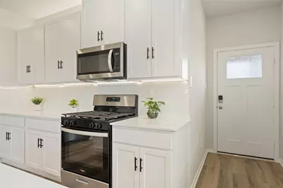 29127 Samuel Gardens Court, Waller, TX 77484 - Photo 9