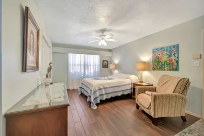 15518 Pleasant Valley Road, Houston, TX 77062 - Photo 33