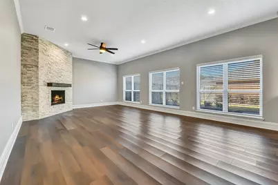 205D Skyview Terrace #704, Friendswood, TX 77546 - Photo 5