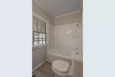 811 Sam Houston Avenue #B, Huntsville, TX 77320 - Photo 13