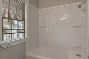 811 Sam Houston Ave, Huntsville, TX 77320 - Photo 13