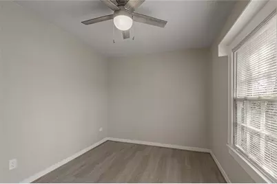 811 Sam Houston Avenue #B, Huntsville, TX 77320 - Photo 11