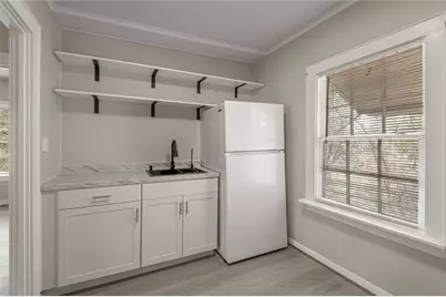 811 Sam Houston Avenue #B, Huntsville, TX 77320 - Photo 7