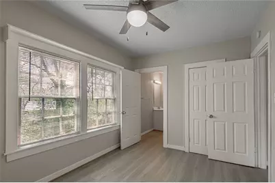 811 Sam Houston Avenue #B, Huntsville, TX 77320 - Photo 9