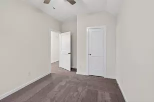 9113 Highland Northern Wy, Houston, TX 77088 - Photo 29