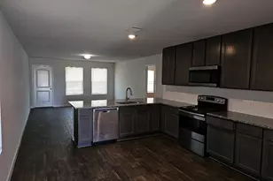 15118 Sorrento Bay Cir, Willis, TX 77318 - Photo 5