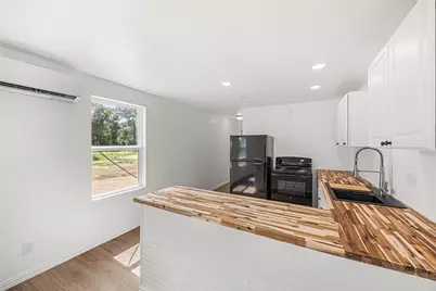 28096 Seven Sisters Road #B, New Caney, TX 77357 - Photo 5