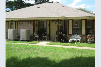 716 Gardner Dr, Palestine, TX 75803 - Photo 1