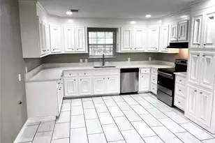 1604 Broken Arrow St, Baytown, TX 77521 - Photo 5