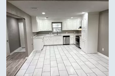 1604 Broken Arrow Street, Baytown, TX 77521 - Photo 7