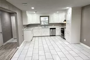 1604 Broken Arrow St, Baytown, TX 77521 - Photo 7