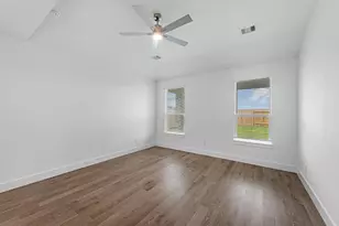 207 Upland Dr, Waller, TX 77484 - Photo 11