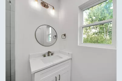 611 E 39th Street #B, Houston, TX 77022 - Photo 23