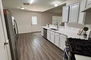 9217 Mohawk Dr, La Porte, TX 77571 - Photo 5