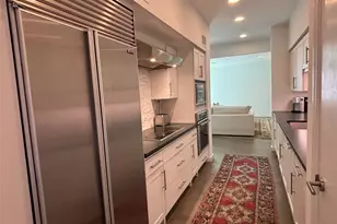 10 S Briar Hollow Ln, Houston, TX 77027 - Photo 11