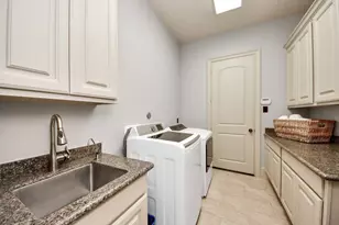 702 Fairway Oaks, Conroe, TX 77302 - Photo 31