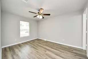 5823 Southgood St, Houston, TX 77033 - Photo 25