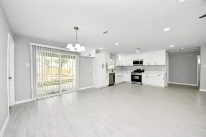 5823 Southgood Street, Houston, TX 77033 - Photo 11