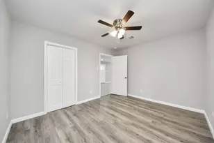 5823 Southgood St, Houston, TX 77033 - Photo 17