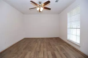 6022 Beaudry Dr, Houston, TX 77035 - Photo 5