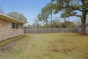 6022 Beaudry Dr, Houston, TX 77035 - Photo 17