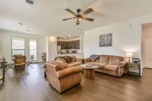 704 Allana Ln, Alvin, TX 77511 - Photo 5