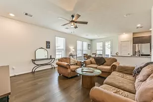704 Allana Ln, Alvin, TX 77511 - Photo 7