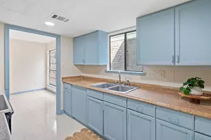 8583 Wilcrest Dr, Houston, TX 77099 - Photo 5