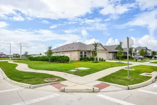 2815 Fountain Woods Dr, League City, TX 77573 - Photo 3