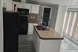 1610 Texas St, Alvin, TX 77511 - Photo 19