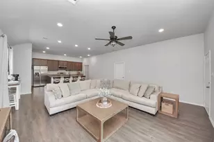 709 Little River Dr, Conroe, TX 77316 - Photo 9