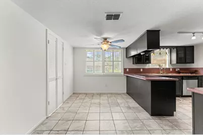 4703 Fountainhead Drive, Houston, TX 77066 - Photo 11