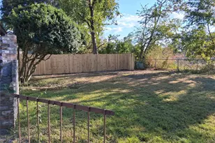 7515 Brush Wood Dr, Houston, TX 77088 - Photo 3