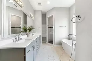 8411 Hempstead Rd, Houston, TX 77008 - Photo 17
