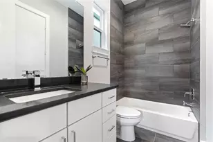 8411 Hempstead Rd, Houston, TX 77008 - Photo 21