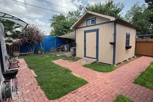7402 Burkridge Dr, Houston, TX 77041 - Photo 9