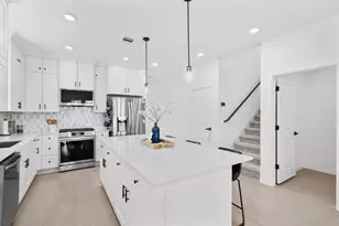 13716 Windward Mist Dr, Texas City, TX 77568 - Photo 11