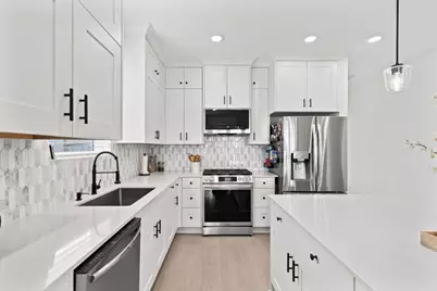 13716 Windward Mist Drive, Texas City, TX 77568 - Photo 9