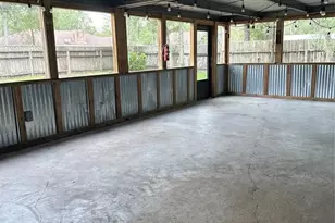 228 Oak Manor Dr, Alvin, TX 77511 - Photo 27