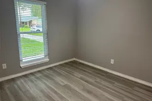 228 Oak Manor Dr, Alvin, TX 77511 - Photo 15