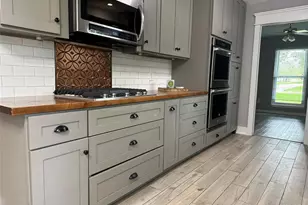 228 Oak Manor Dr, Alvin, TX 77511 - Photo 11