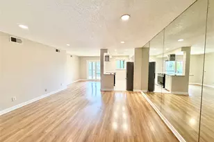 8225 Kingsbrook Rd, Houston, TX 77024 - Photo 9