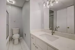 8225 Kingsbrook Rd, Houston, TX 77024 - Photo 15