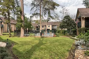 8225 Kingsbrook Rd, Houston, TX 77024 - Photo 21