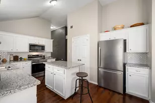 3203 Farmers Field St, Pearland, TX 77581 - Photo 11