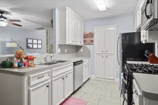 1414 Cypress Cove St, La Porte, TX 77571 - Photo 11