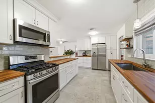 7962 Cedel Dr, Houston, TX 77055 - Photo 3