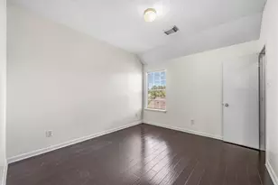 9641 Weldridge Dr, Sugar Land, TX 77498 - Photo 25
