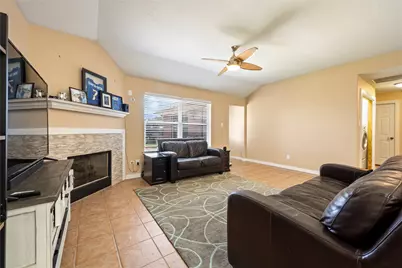 327 Mammoth Springs Lane, Dickinson, TX 77539 - Photo 25
