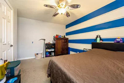 327 Mammoth Springs Lane, Dickinson, TX 77539 - Photo 9